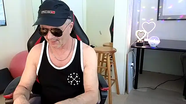 Snapshot of hotdadbod chatting on January 2025 09:33:01 PM hotdadbod online show from January 2025 09:33:01 PM