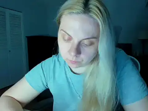 Laviora online show from May 2026 03:57:02 AM