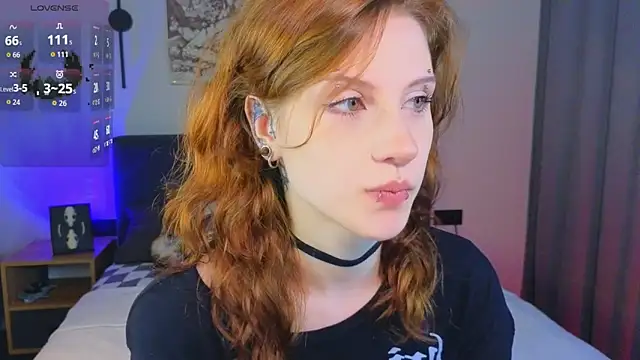 Snapshot of vampi_queen chatting on June 2026 06:02:02 PM vampi queen online show from June 2026 06:02:02 PM