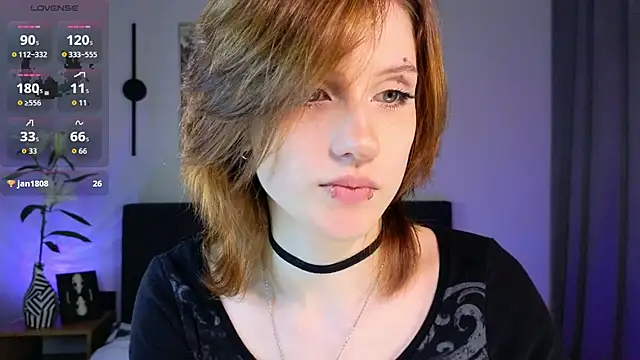 Snapshot of vampi_queen chatting on July 2026 07:32:02 PM vampi queen online show from July 2026 07:32:02 PM