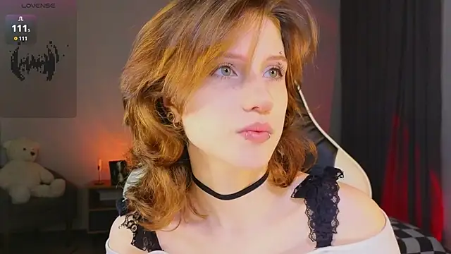Snapshot of vampi_queen chatting on July 2026 09:44:01 PM vampi queen online show from July 2026 09:44:01 PM