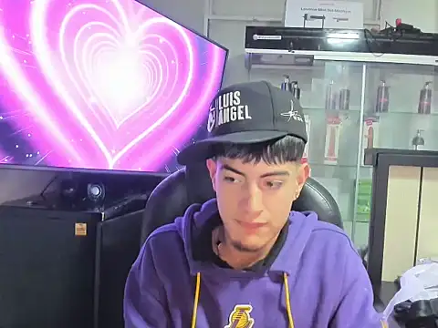 andylol330 online show from June 2026 04:29:01 AM