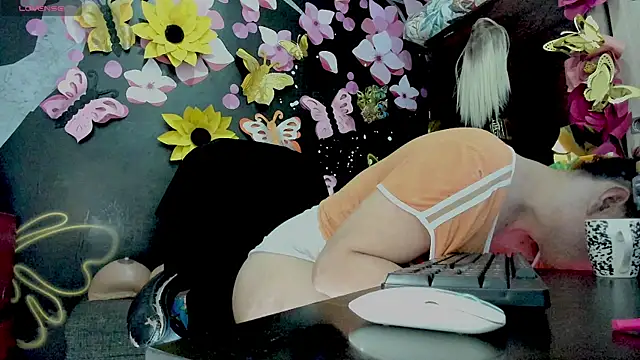 DirtyKhloy online show from April 2026 09:04:01 PM