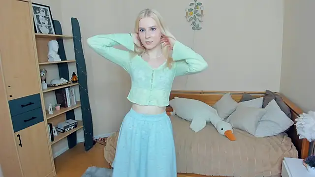 Snapshot of LaynePingitore chatting on May 2026 08:35:01 AM LaynePingitore online show from May 2026 08:35:01 AM