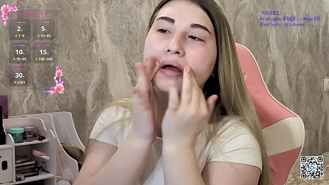 softiekitty online show from May 2026 04:07:02 PM