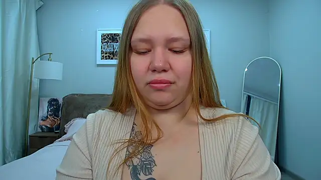 Snapshot of DianaKristol chatting on June 2026 06:24:01 AM DianaKristol online show from June 2026 06:24:01 AM