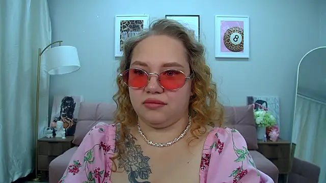 Snapshot of DianaKristol chatting on June 2026 06:14:02 PM DianaKristol online show from June 2026 06:14:02 PM