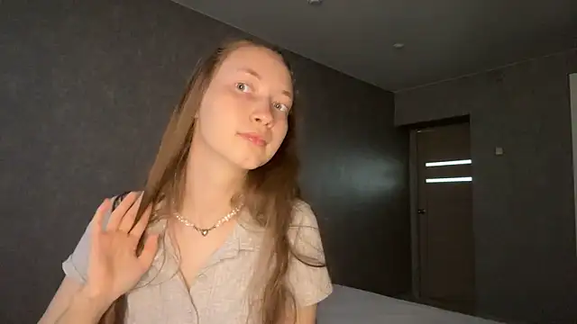 Emily Mur  online show from May 2026 07:02:02 AM