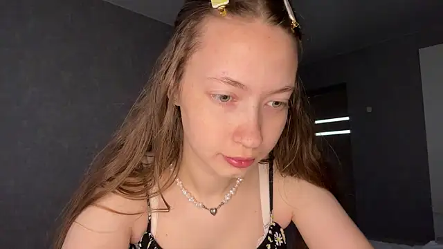 Emily Mur  online show from June 2026 05:01:02 AM