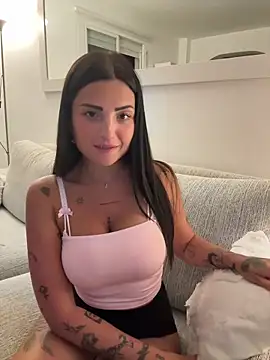 leaascorpioo online show from May 2026 10:17:01 PM