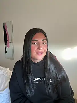 leaascorpioo online show from May 2026 06:16:01 PM