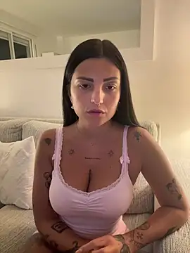leaascorpioo online show from May 2026 08:09:01 PM