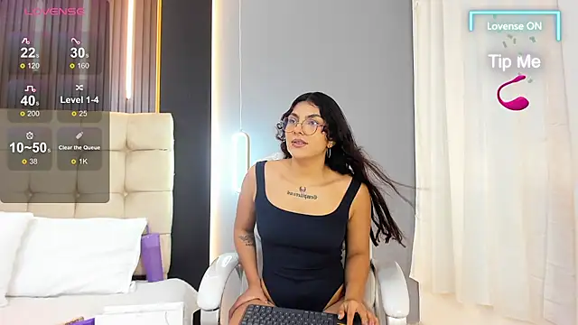 Amara lune online show from June 2026 02:34:02 PM