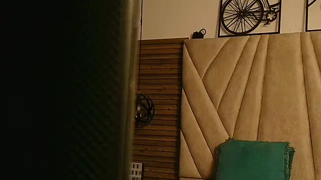 isabella luxet online show from June 2026 12:27:02 PM