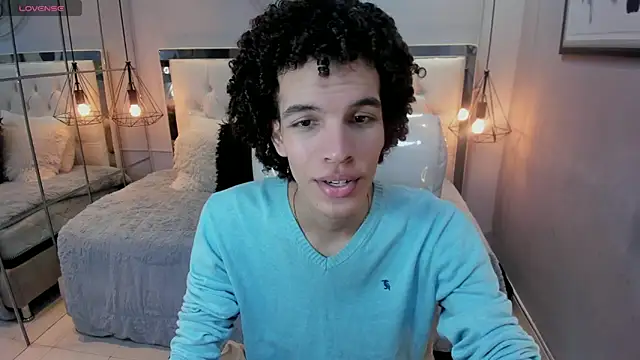 Snapshot of felix_haze chatting on June 2026 05:14:02 PM felix haze online show from June 2026 05:14:02 PM
