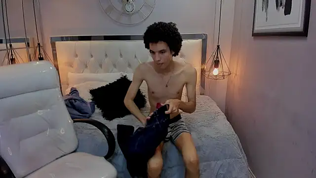 Snapshot of felix_haze chatting on May 2026 05:33:01 PM felix haze online show from May 2026 05:33:01 PM