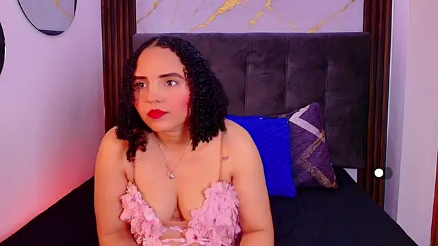 Snapshot of Sol__Latina chatting on June 2026 03:33:02 AM Sol Latina online show from June 2026 03:33:02 AM