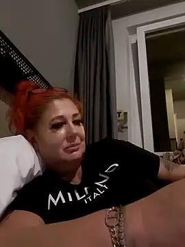 Snapshot of AshleyGinger__ chatting on June 2026 09:15:02 PM AshleyGinger online show from June 2026 09:15:02 PM