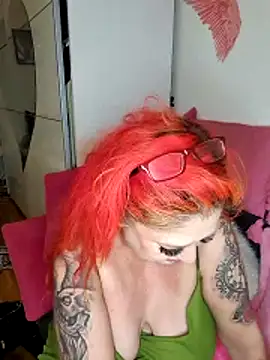 Snapshot of AshleyGinger__ chatting on June 2026 08:19:01 PM AshleyGinger online show from June 2026 08:19:01 PM