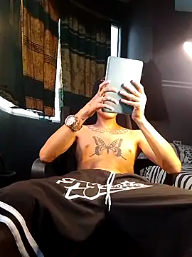Snapshot of maxwell_crazy1 chatting on May 2026 10:28:01 PM maxwell crazy1 online show from May 2026 10:28:01 PM