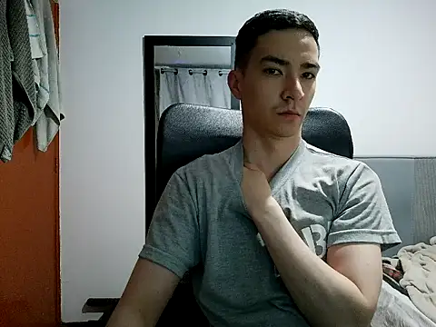 Snapshot of Dan_Hottie chatting on May 2026 02:41:01 AM Dan Hottie online show from May 2026 02:41:01 AM