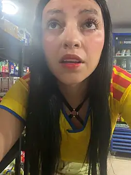 Miel rousse online show from June 2026 06:12:01 AM