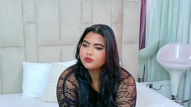 Snapshot of SophiaCollinss chatting on June 2026 08:08:01 PM SophiaCollinss online show from June 2026 08:08:01 PM