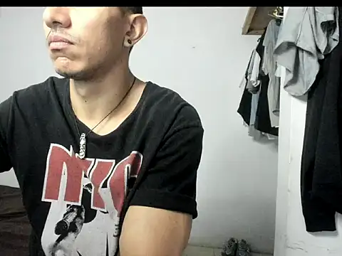 Snapshot of aquiles04 chatting on July 2026 09:10:02 PM aquiles04 online show from July 2026 09:10:02 PM