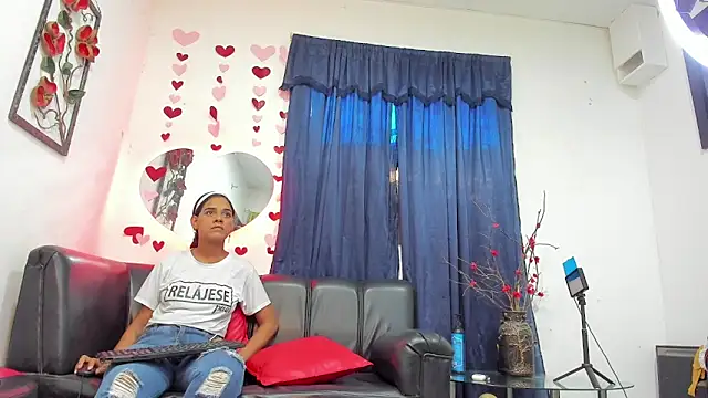 Freyapasion online show from May 2026 07:46:01 PM
