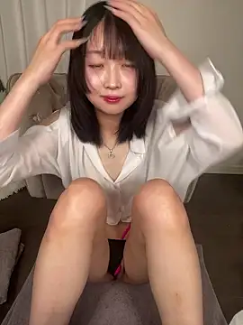 Snapshot of yu_nya chatting on May 2026 04:43:01 AM yu nya online show from May 2026 04:43:01 AM