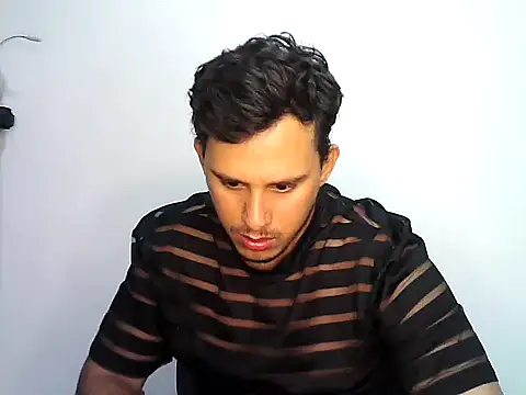 kyzian online show from May 2026 11:01:02 PM
