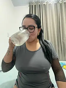 rousee69  online show from June 2026 10:59:01 PM