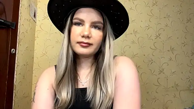 FatimaColomy online show from May 2026 03:09:01 PM