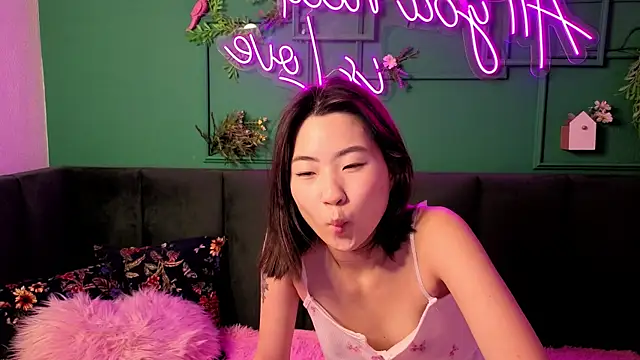 Snapshot of Runi_Asian chatting on June 2026 01:22:01 AM Runi Asian online show from June 2026 01:22:01 AM
