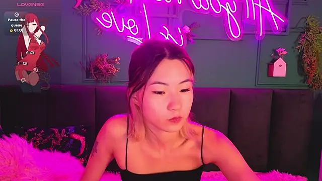 Snapshot of Runi_Asian chatting on July 2026 01:23:02 AM Runi Asian online show from July 2026 01:23:02 AM