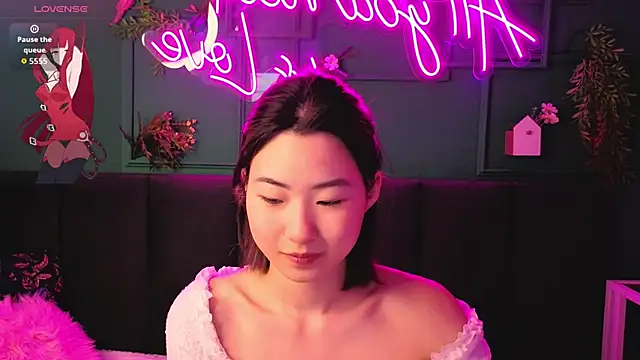 Snapshot of Runi_Asian chatting on June 2026 01:10:02 AM Runi Asian online show from June 2026 01:10:02 AM