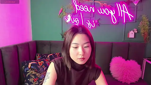 Snapshot of Runi_Asian chatting on June 2026 01:22:02 AM Runi Asian online show from June 2026 01:22:02 AM