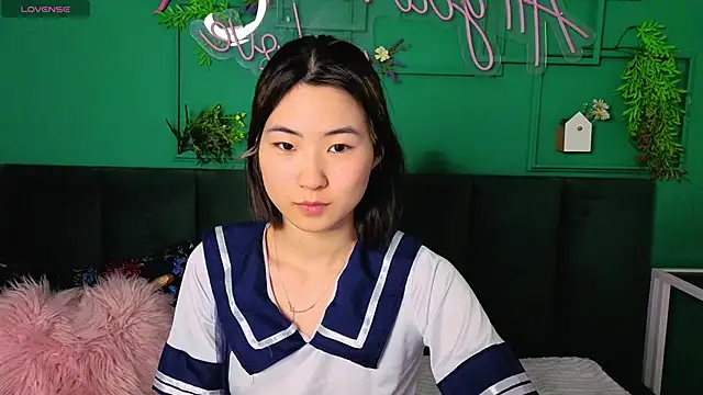 Runi Asian online show from May 2026 01:02:01 AM