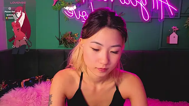 Snapshot of Runi_Asian chatting on July 2026 01:28:02 AM Runi Asian online show from July 2026 01:28:02 AM