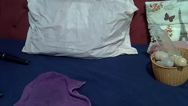 Queenleahx online show from June 2026 06:25:02 AM