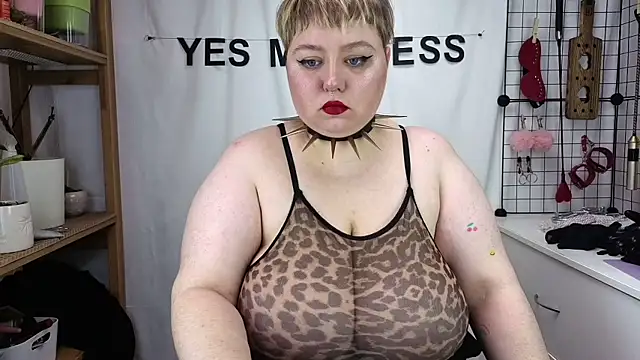 Snapshot of mistress_molly chatting on May 2026 10:36:01 AM mistress molly online show from May 2026 10:36:01 AM