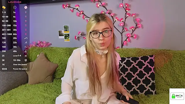 HellyCherry online show from May 2026 08:08:01 PM