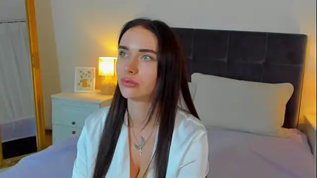 KellyWhites online show from June 2026 05:40:02 AM