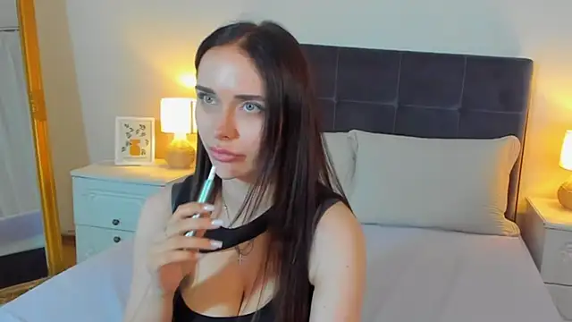 KellyWhites online show from June 2026 05:24:01 AM