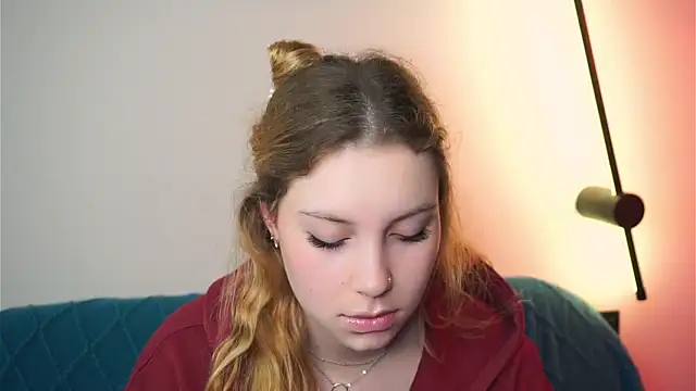 Sairallyn online show from May 2026 11:03:01 PM