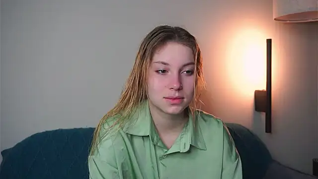 Sairallyn online show from June 2026 09:04:01 PM