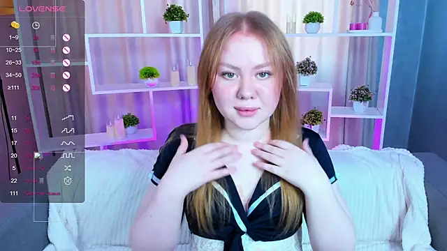 AlexaaBee online show from May 2026 08:02:02 AM