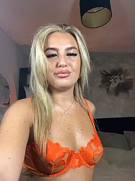 CharlottemilfUKx online show from June 2026 07:35:02 PM