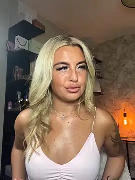 CharlottemilfUKx online show from June 2026 07:03:02 PM