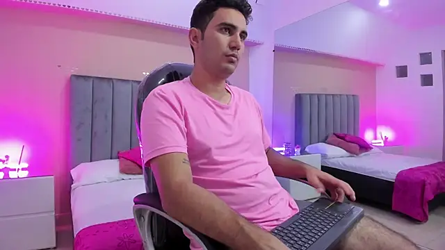Snapshot of NOAH_SIN_ chatting on June 2026 11:32:02 AM NOAH SIN online show from June 2026 11:32:02 AM